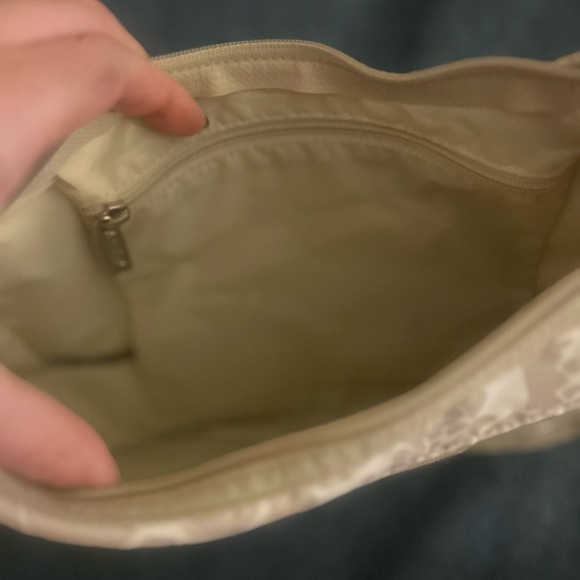 LeSportSac Beige Flowers Floral White Cross Body purse - Picture 4 of 9